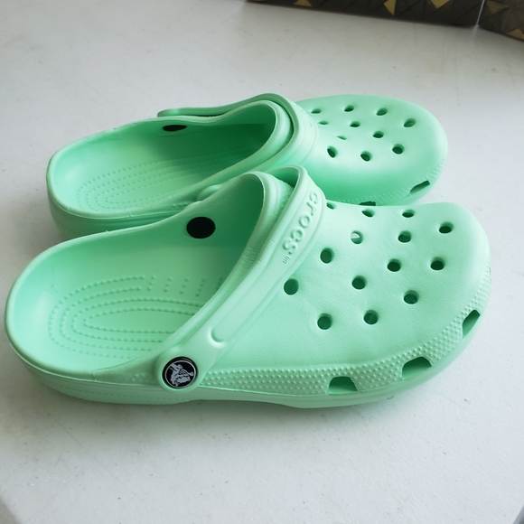 Seafoam green crocs Clearance